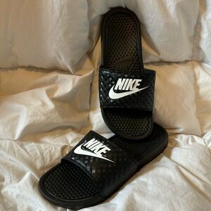 NWOT Nike Benassi Slides